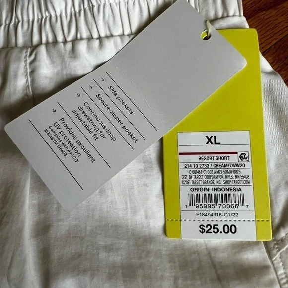 NWT Hight-Rise Shorts - Picture 3 of 4